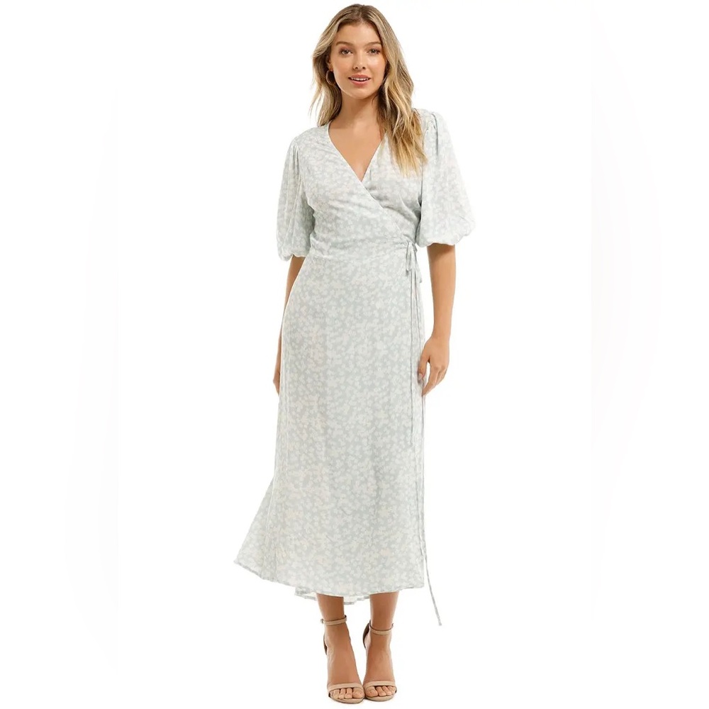 NWT Charlie Holiday Floral Bloom Presley Wrap Dress